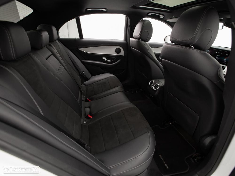Mercedes-Benz E 300 de AMG Line - 12