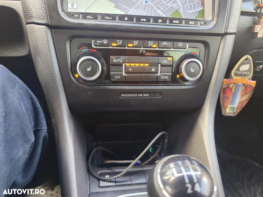 VOLKSWAGEN Golf 2011 — imagine 22