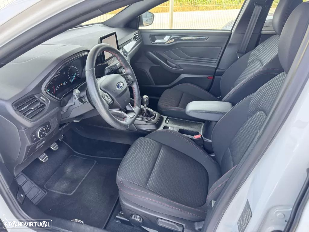 Ford Focus 1.0 EcoBoost ST-Line - 11