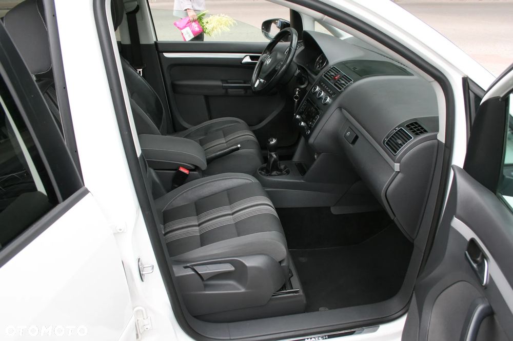 Volkswagen Touran 1.4 TSI MATCH - 22