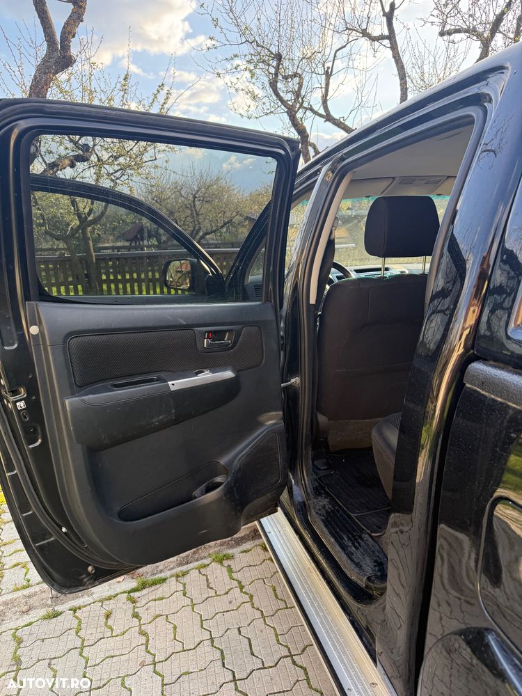 Toyota Hilux - 10