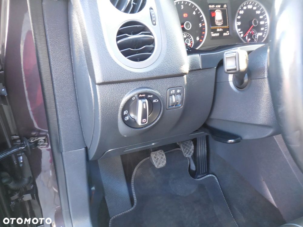 Volkswagen Tiguan 2.0 TDI SCR BlueMotion Technology Lounge Sport & Style - 20