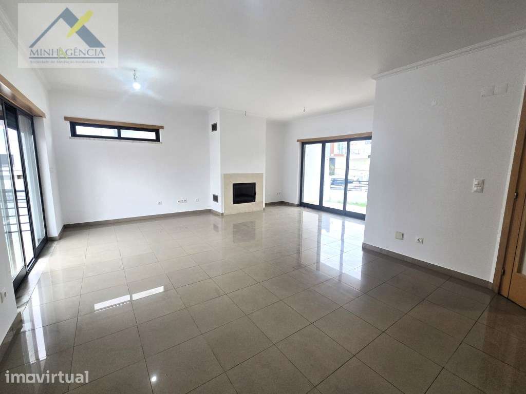 Moradia T5 na Quinta da Lembrança em Almada - Grande imagem: 5/32