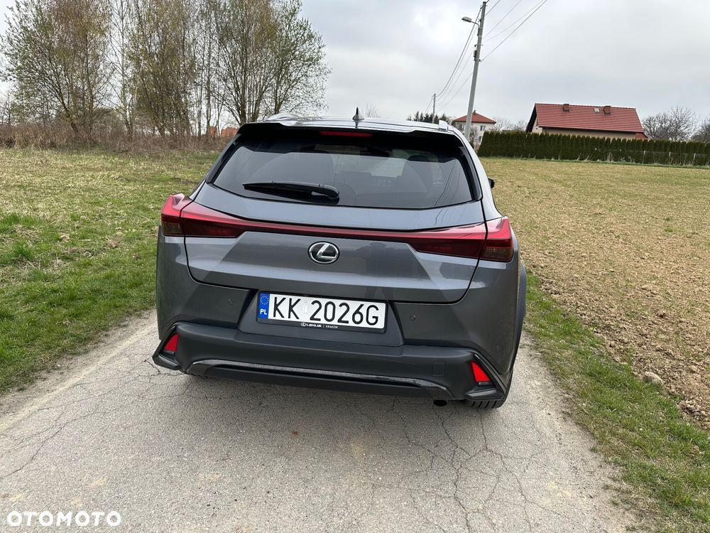 Lexus UX - 3