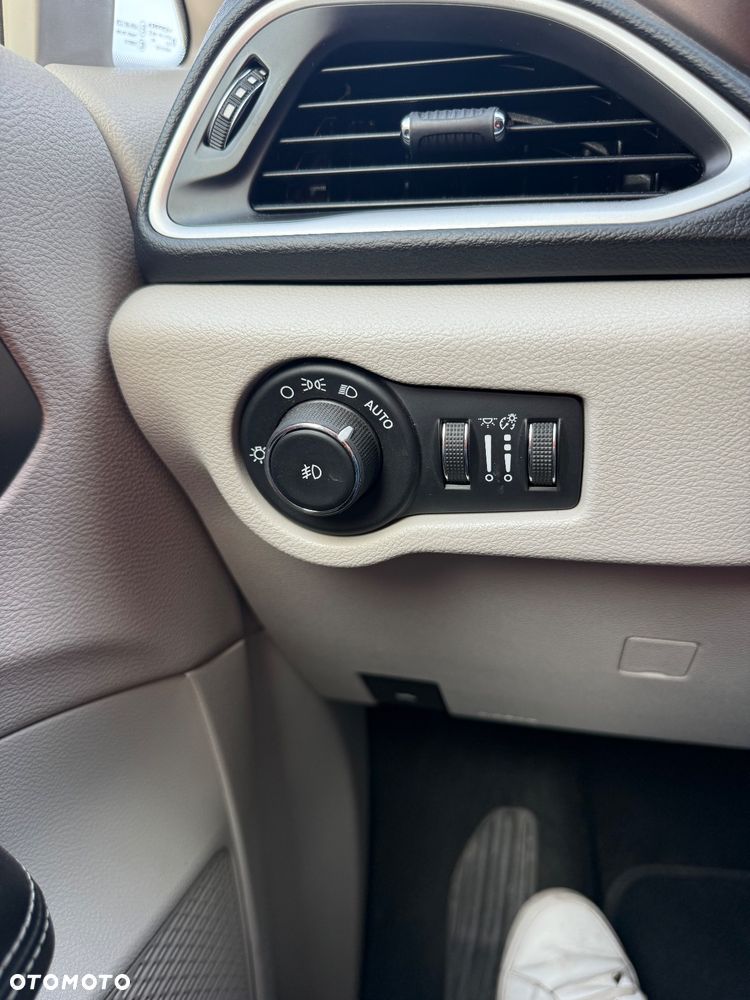 Chrysler Voyager - 26