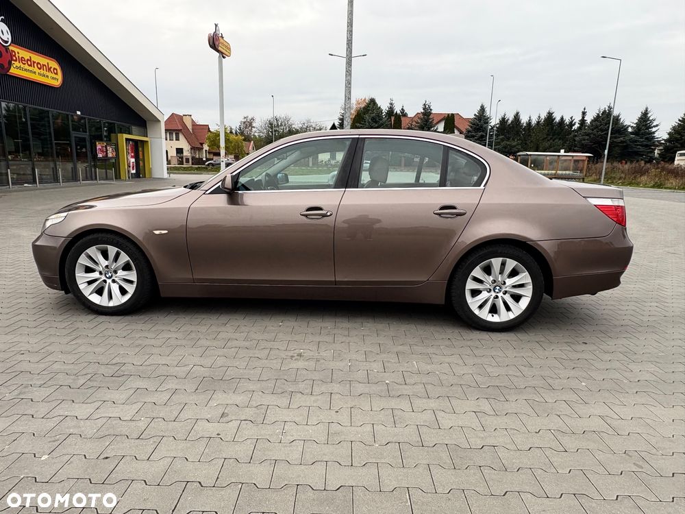 BMW Seria 5 545i - 3