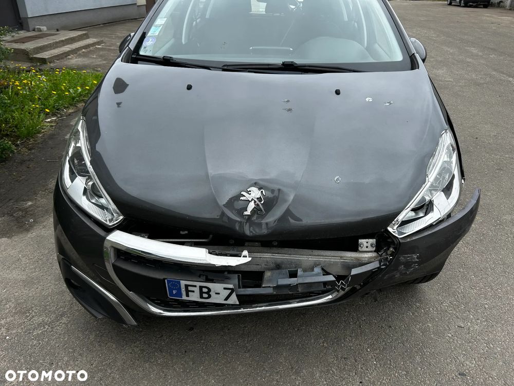 Peugeot 208 - 12