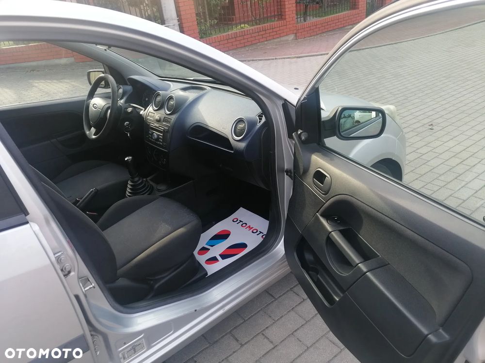 Ford Fiesta - 17