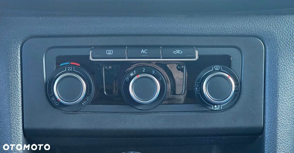 Volkswagen Amarok - 28
