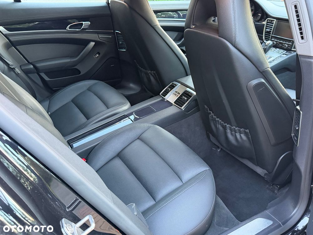 Porsche Panamera - 18