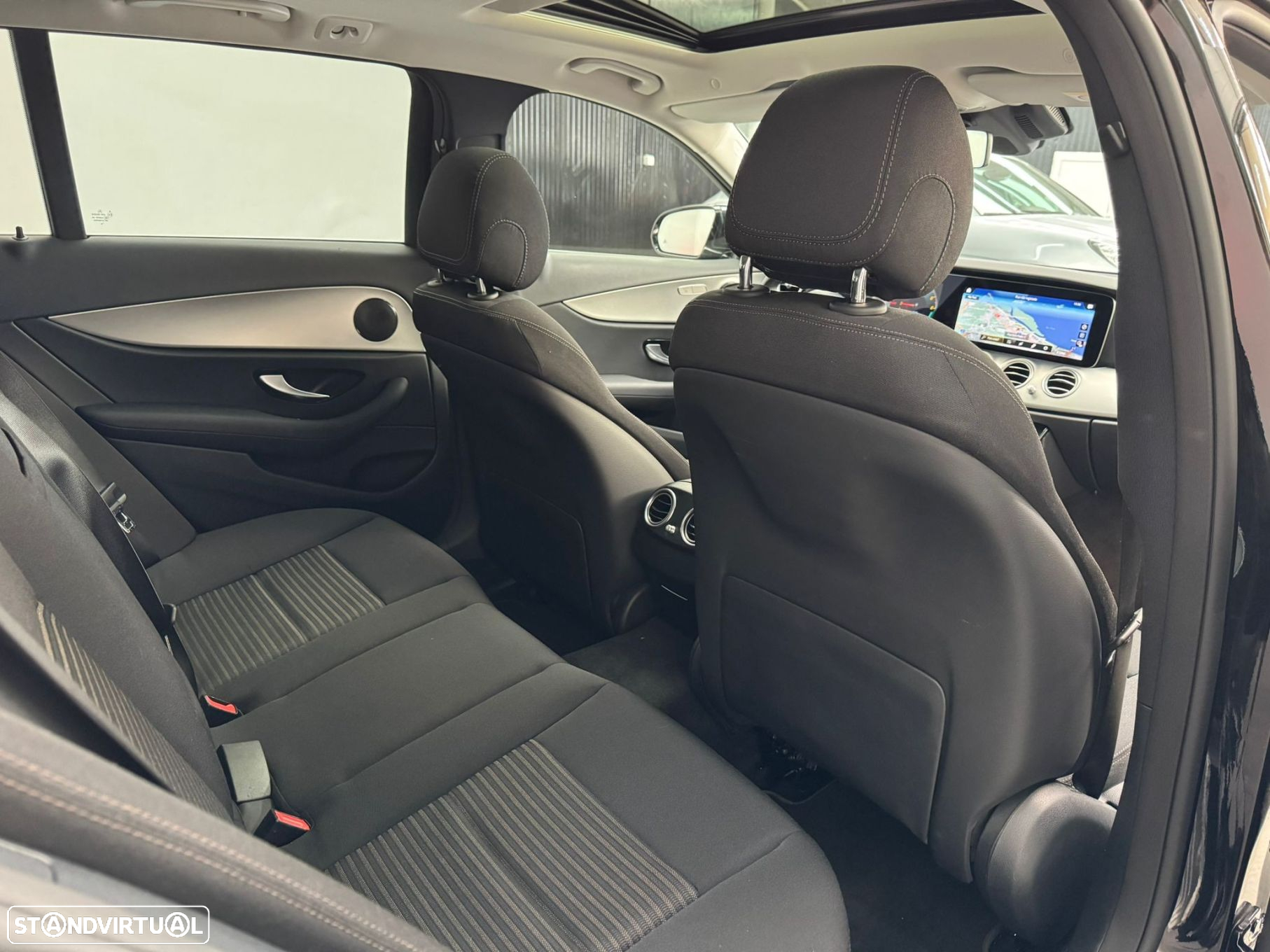 Mercedes-Benz E 300 e Exclusive Line - 22