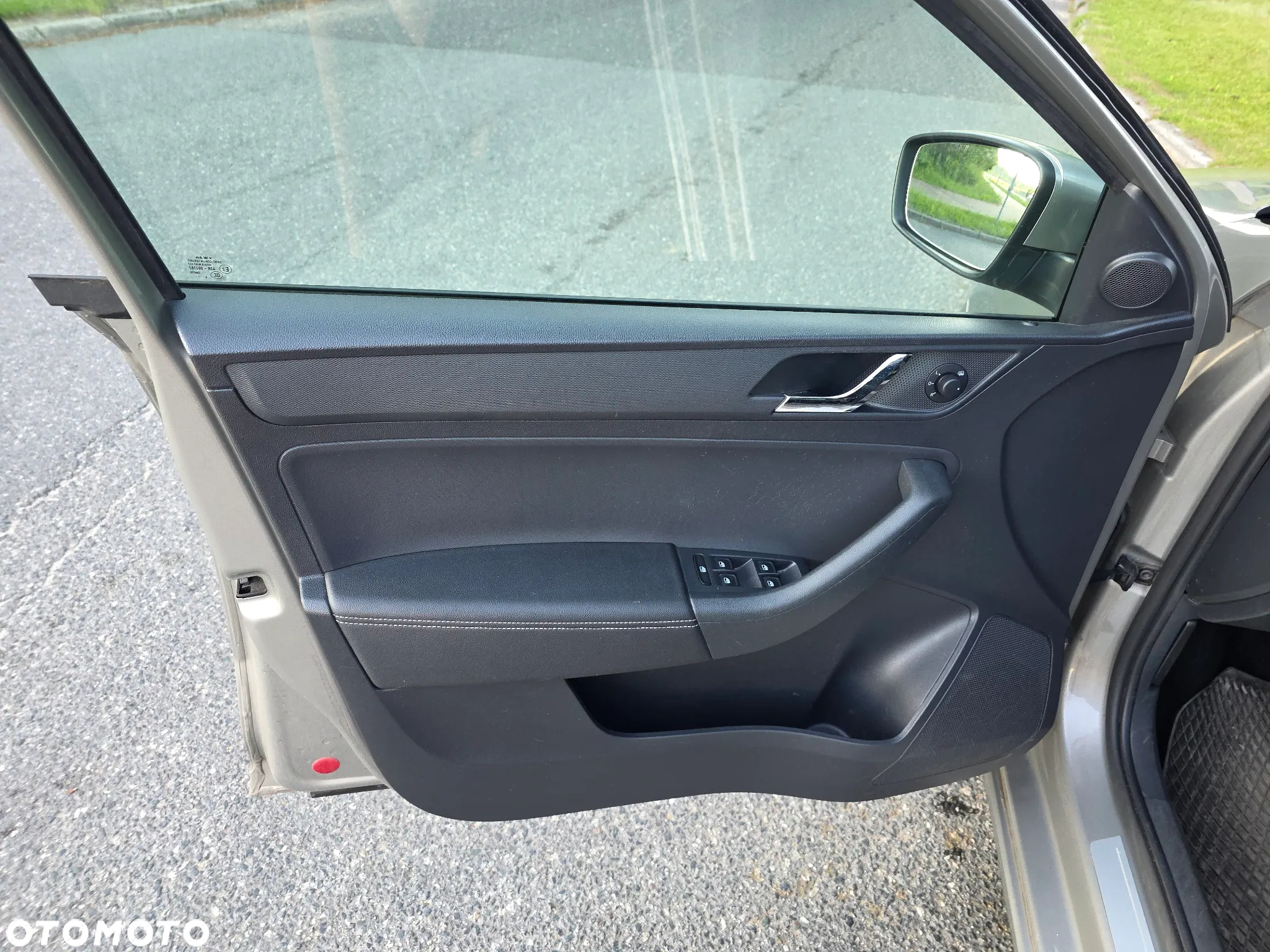 Skoda RAPID Spaceback 1.2 TSI (Green tec) Joy - 6
