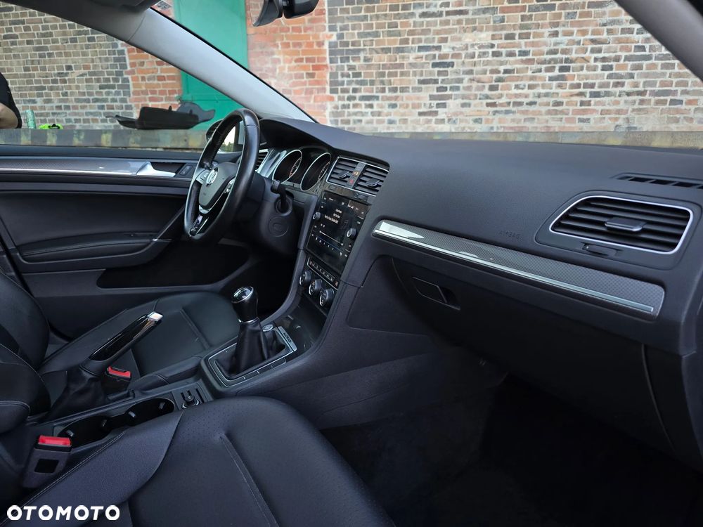 Volkswagen Golf - 19