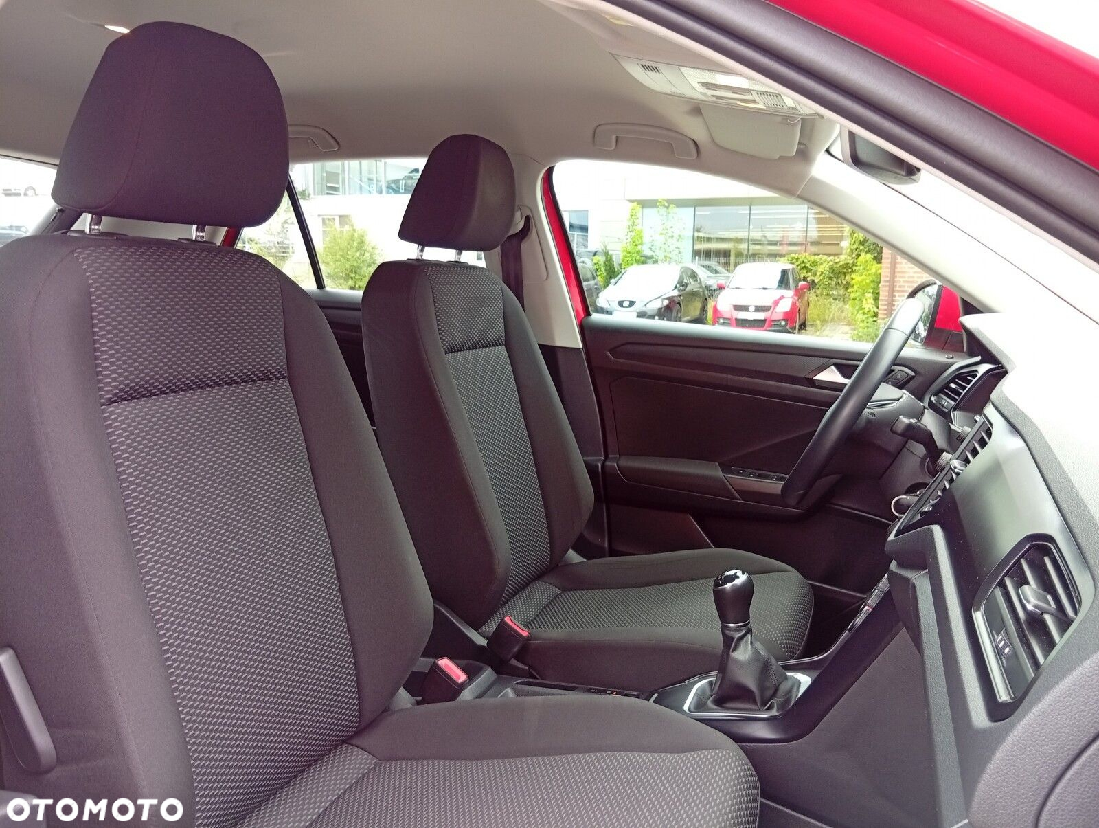 Volkswagen T-Roc - 17