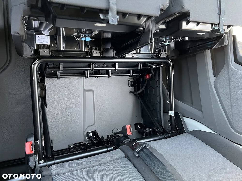 Volkswagen Crafter - 13