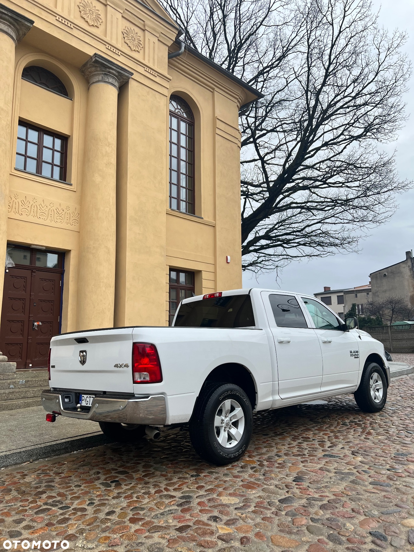 Dodge RAM 1500 5.7 4x4 - 18