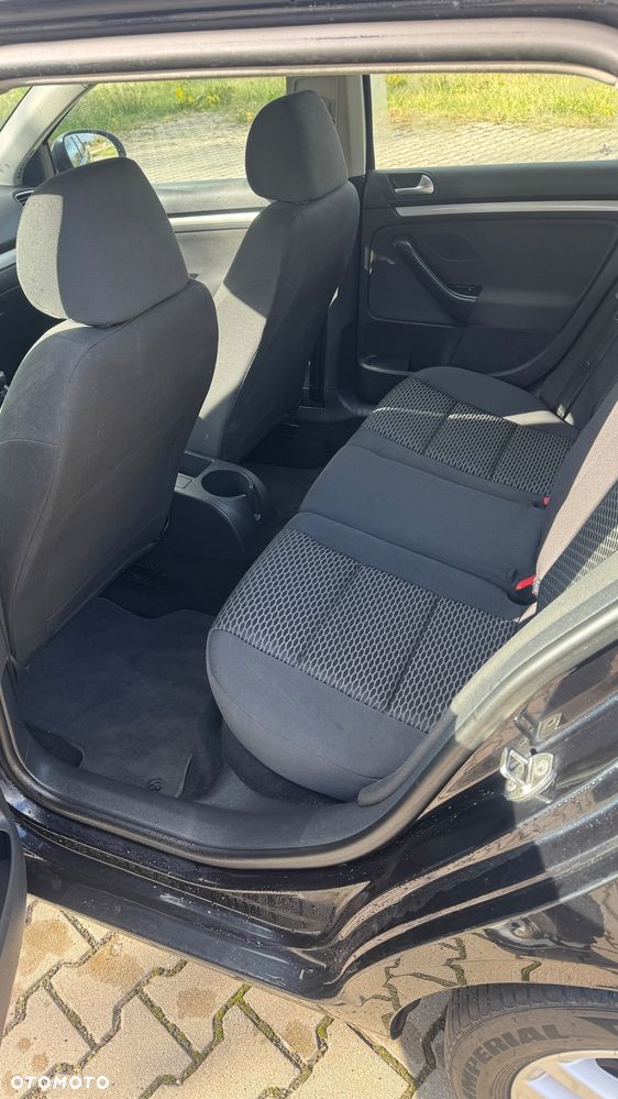 Volkswagen Golf - 10