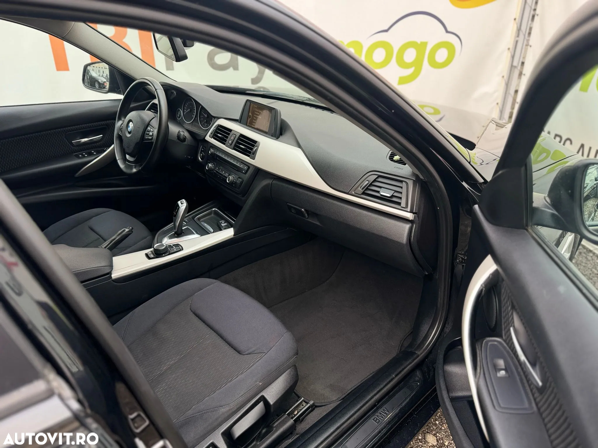 BMW Seria 3 318d Touring Aut. - 26