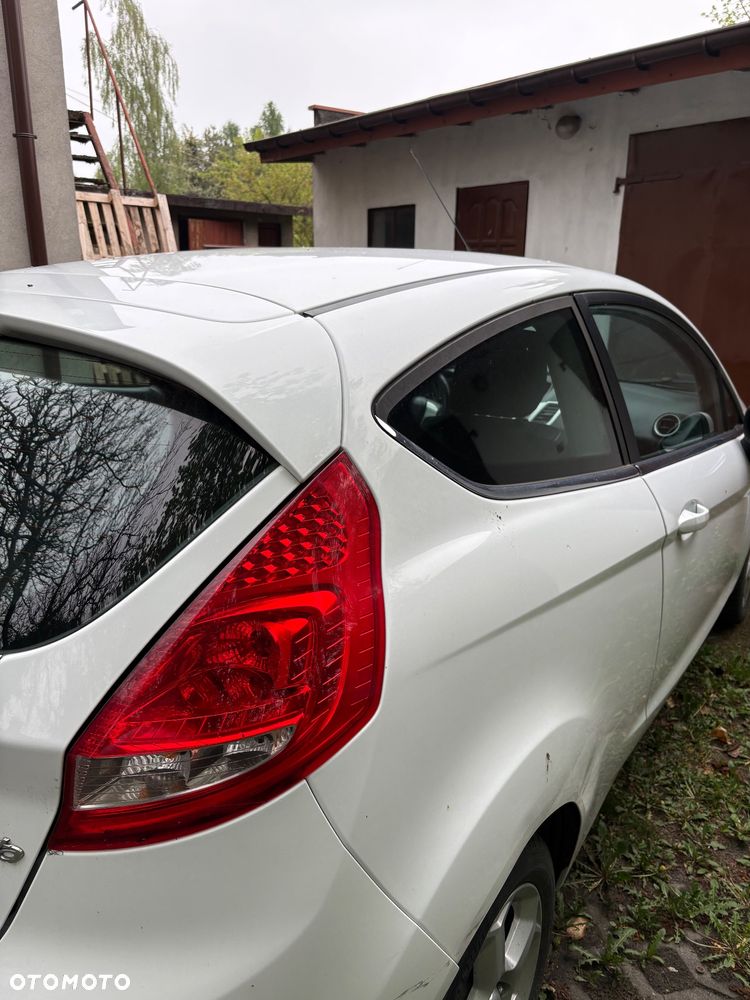 Ford Fiesta - 2
