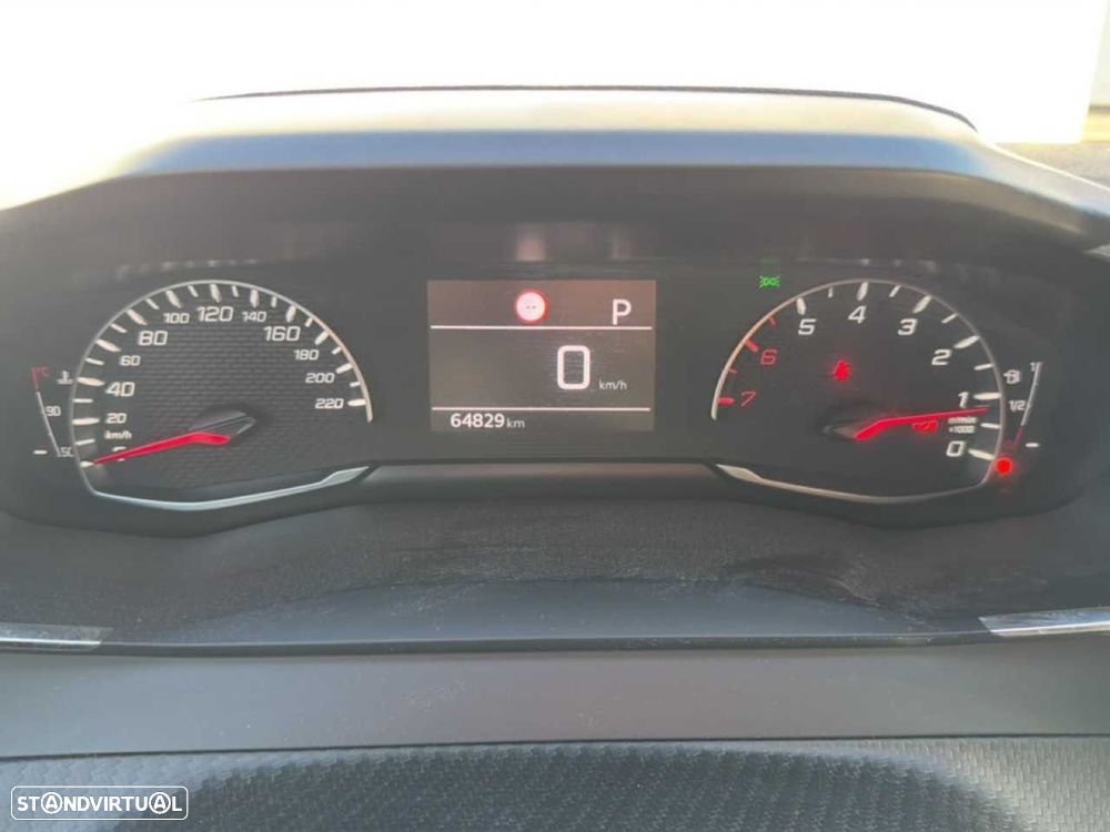 Peugeot 208 1.2 PureTech Allure EAT8 - 18