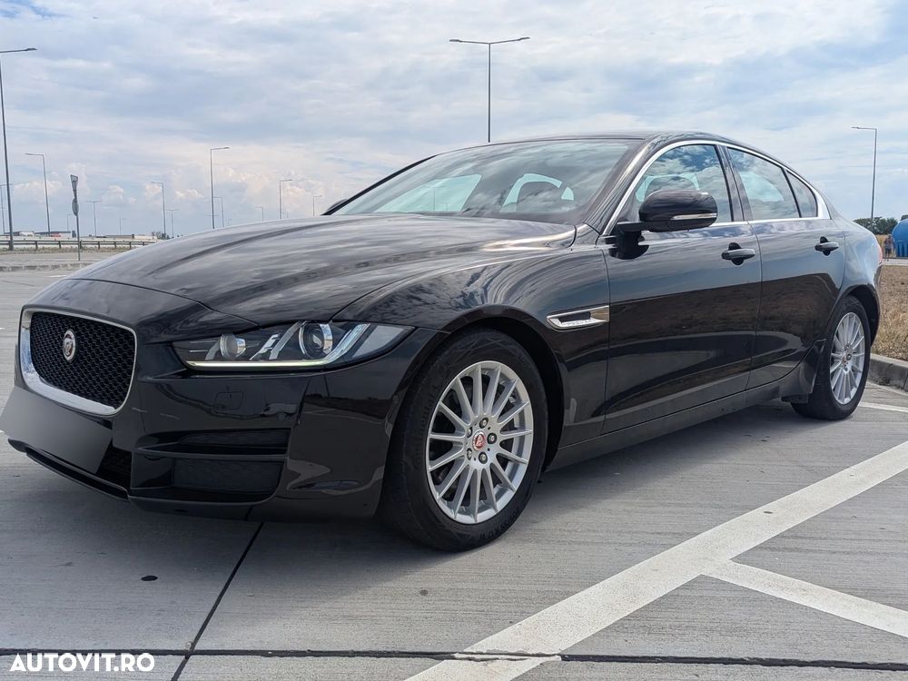 Jaguar XE 2.0 Prestige - 1
