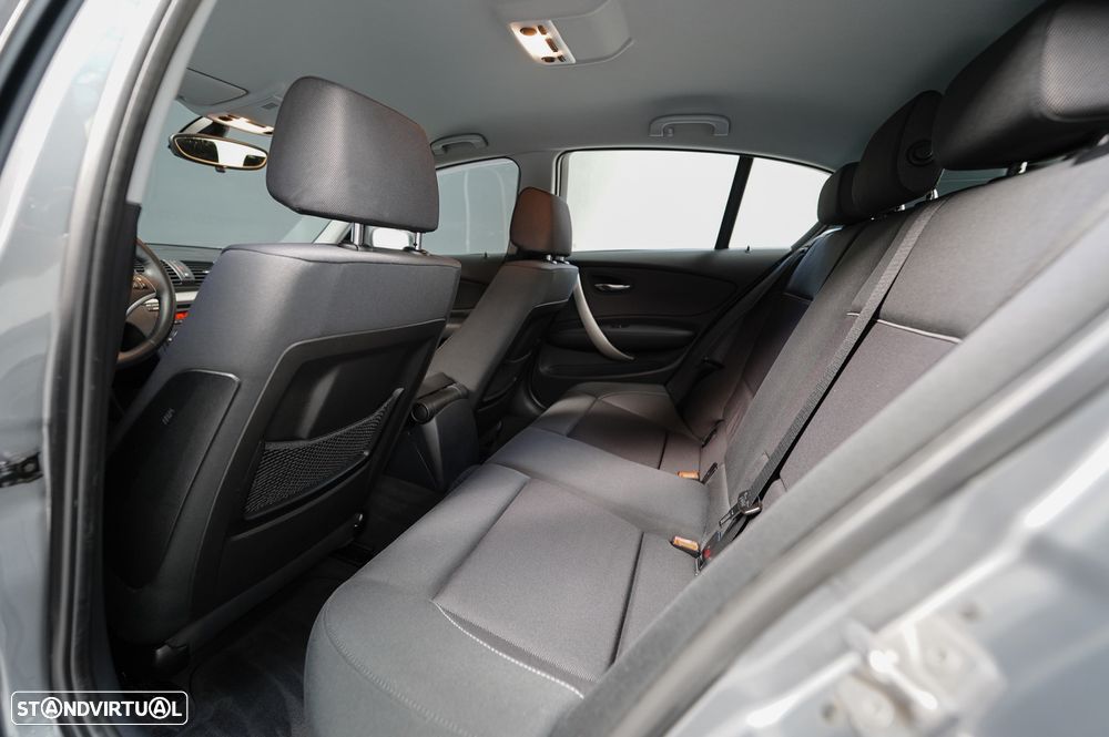 BMW 116 d Line Urban - 11