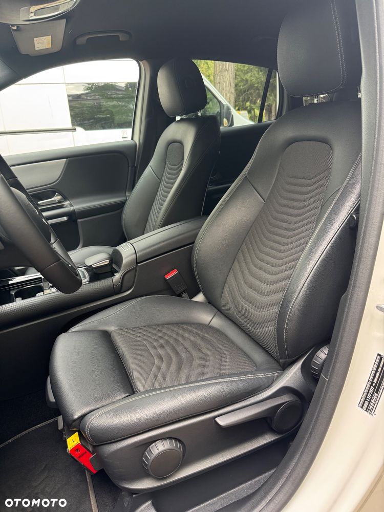 Mercedes-Benz GLA 180 d Business Edition - 14