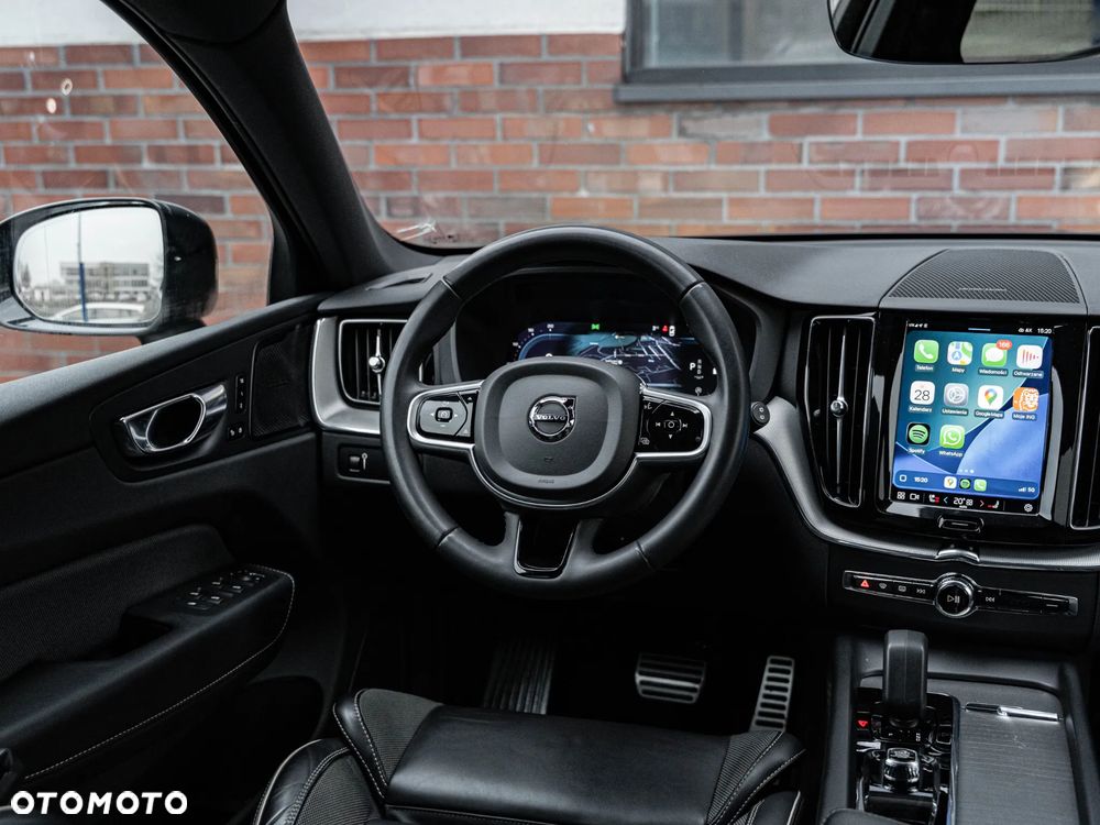 Volvo XC 60 B4 D AWD Plus Dark - 30