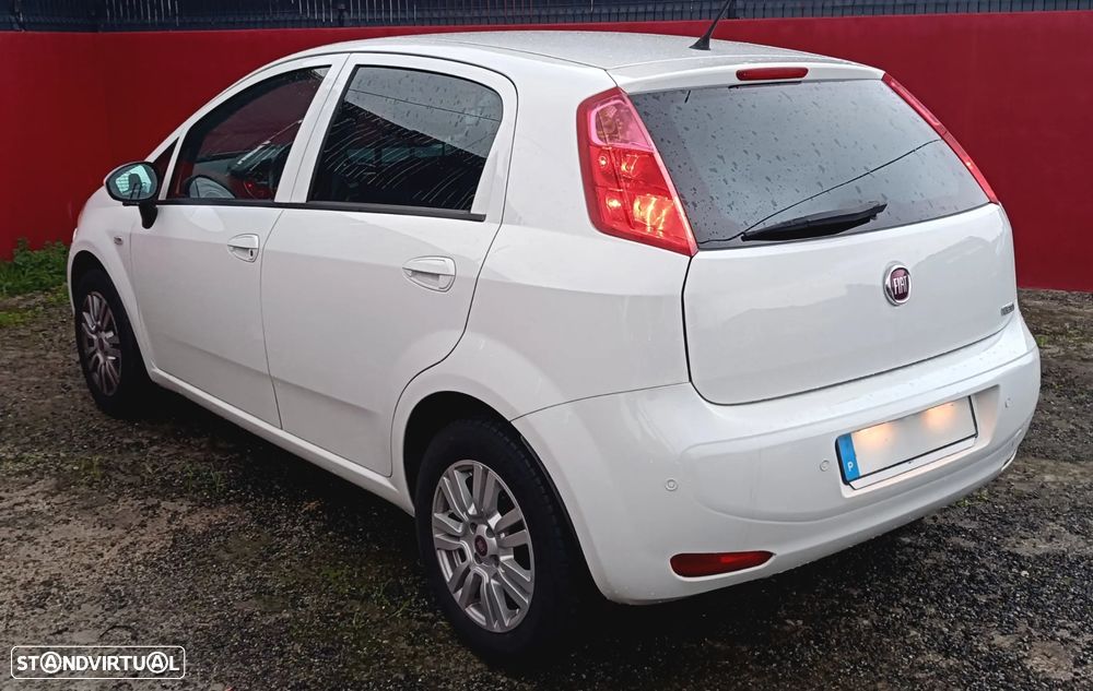 Fiat Punto 1.3 M-Jet Lounge S&S - 18