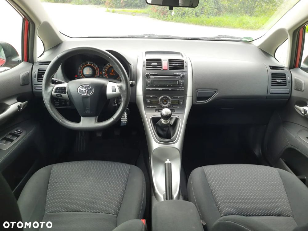 Toyota Auris 1.33 Dual-VVT-i - 20