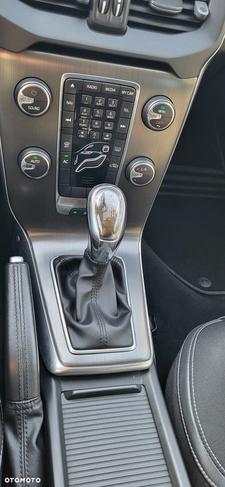 Volvo V40 D3 Momentum - 29