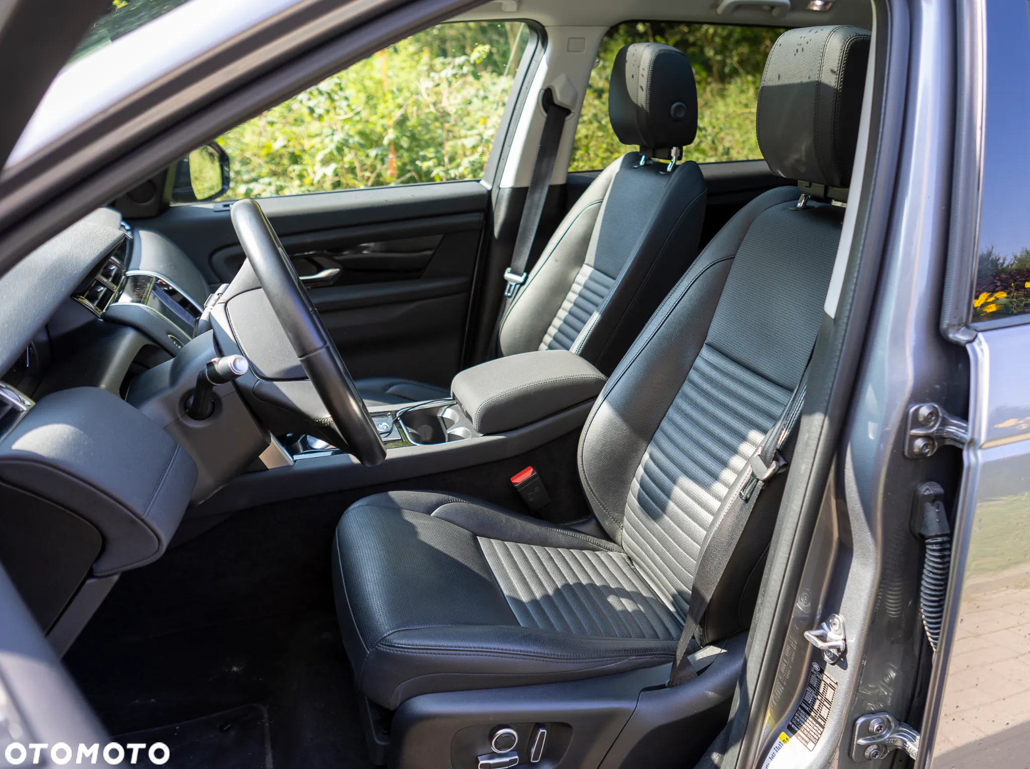 Land Rover Discovery Sport P250 Dynamic HSE - 13