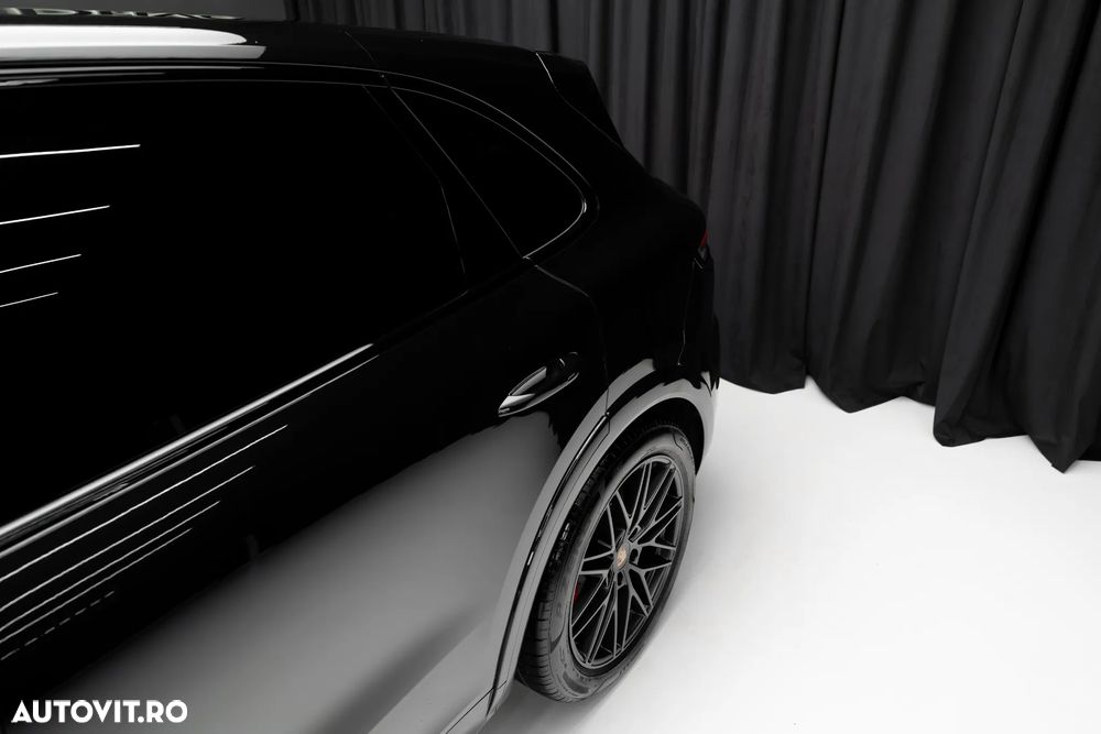 Porsche Cayenne GTS - 36