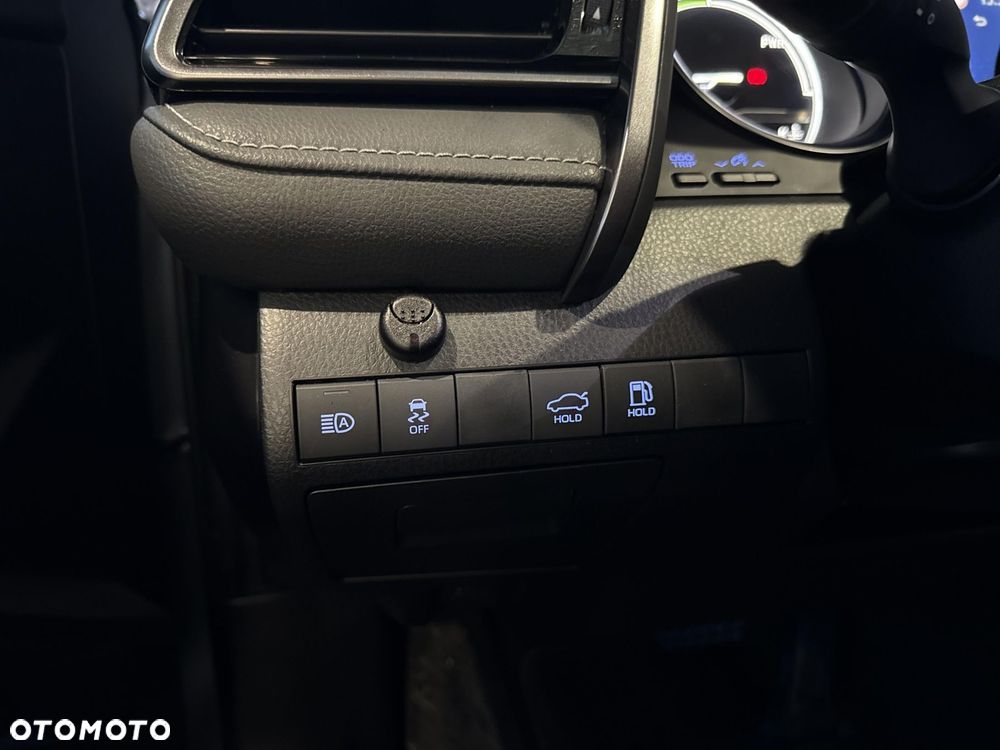 Toyota Camry 2.5 Hybrid Prestige CVT - 18