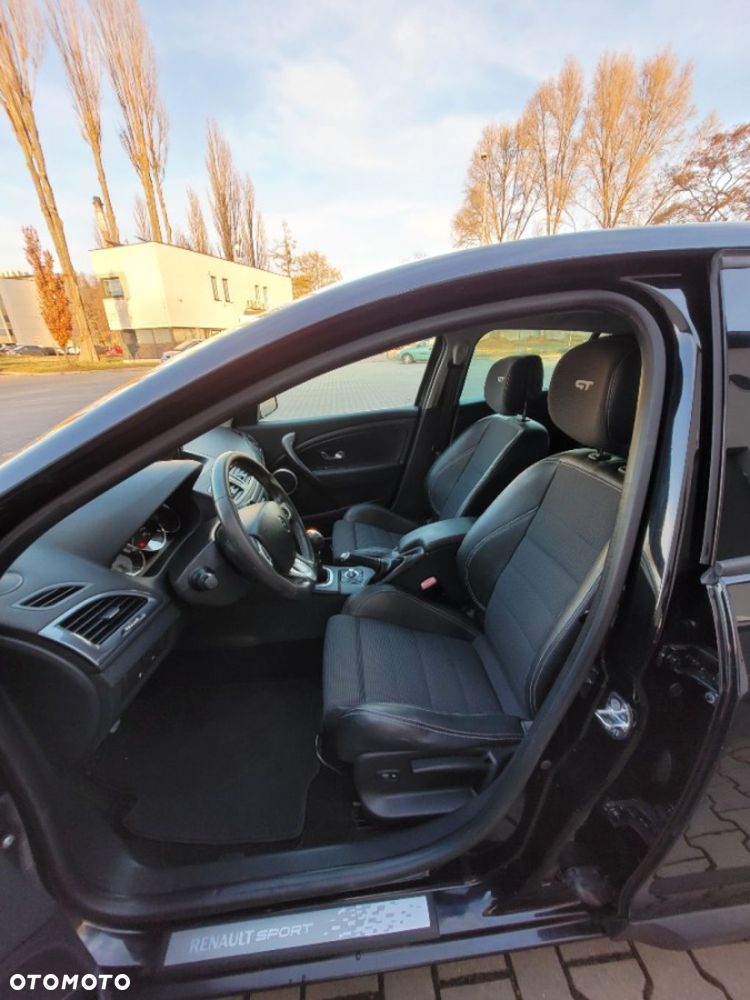 Renault Megane TCe 180 GT - 13