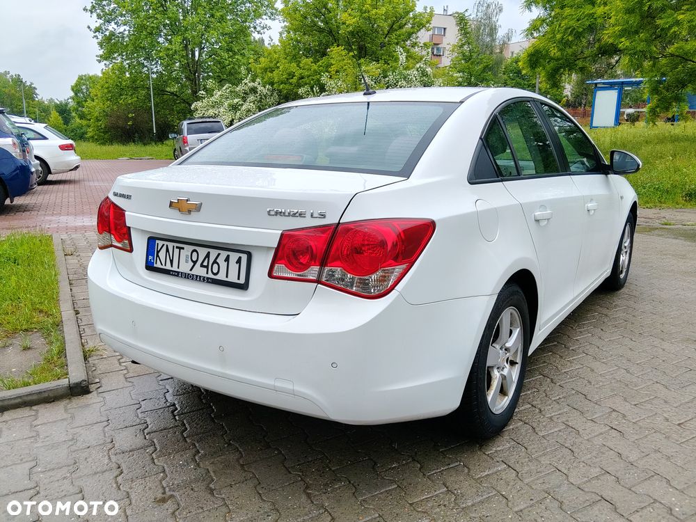 Chevrolet Cruze 1.8 LS - 9
