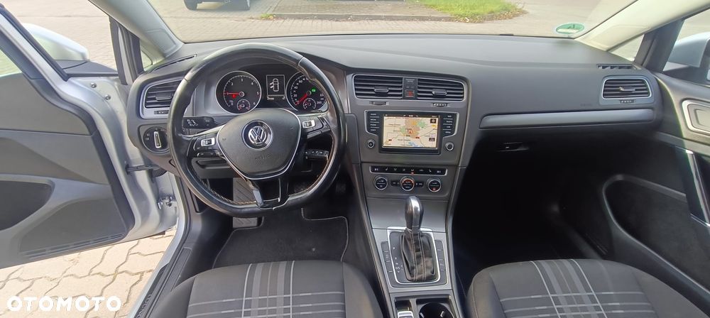 Volkswagen Golf 2.0 BlueTDI DSG Comfortline - 12