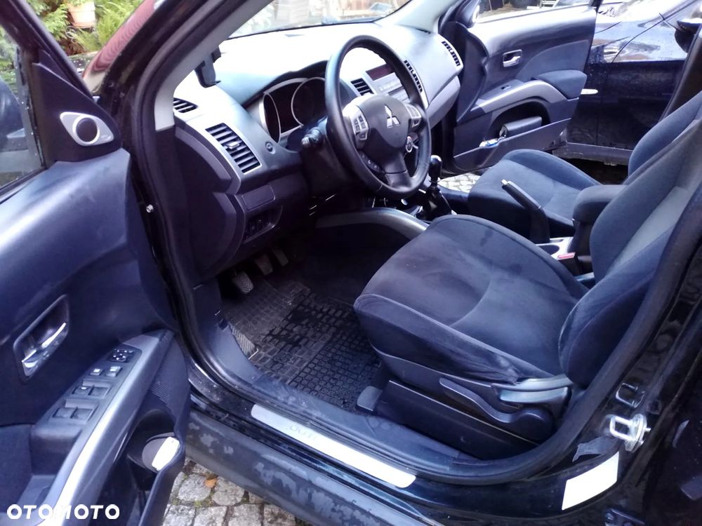 Mitsubishi Outlander - 6
