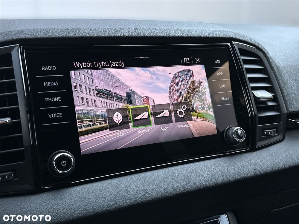 Skoda Karoq 1.5 TSI ACT Sportline DSG - 25