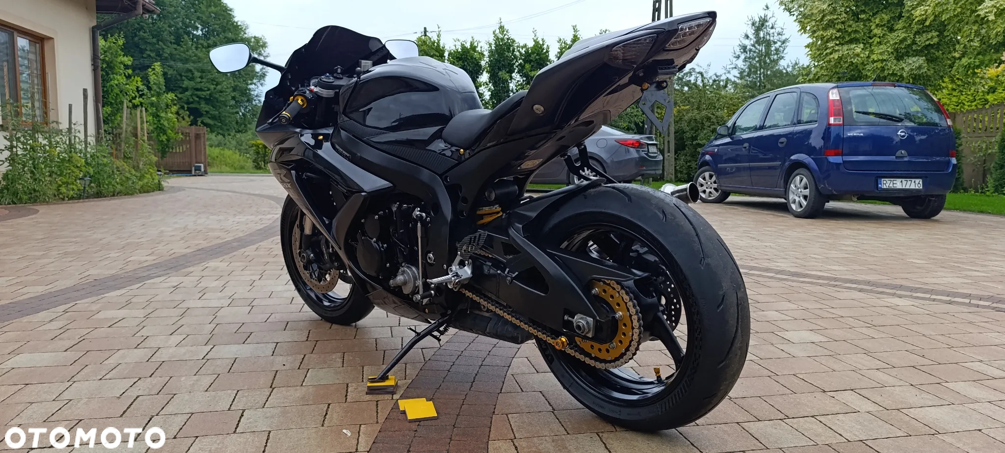Suzuki GSX-R - 4