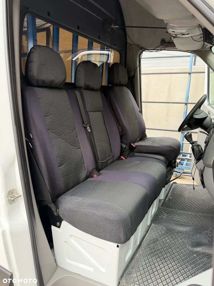 Mercedes-Benz Sprinter - 11
