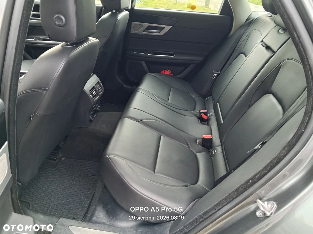 Jaguar XF 2.0 T AWD Portfolio - 5