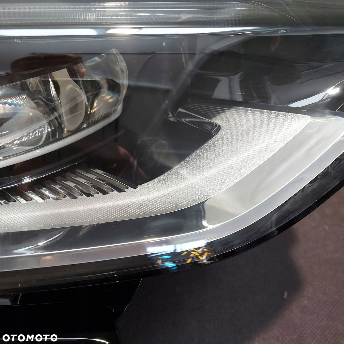 Renault Megane IV SM FULL LED Przód strona prawa 260106126R - 4