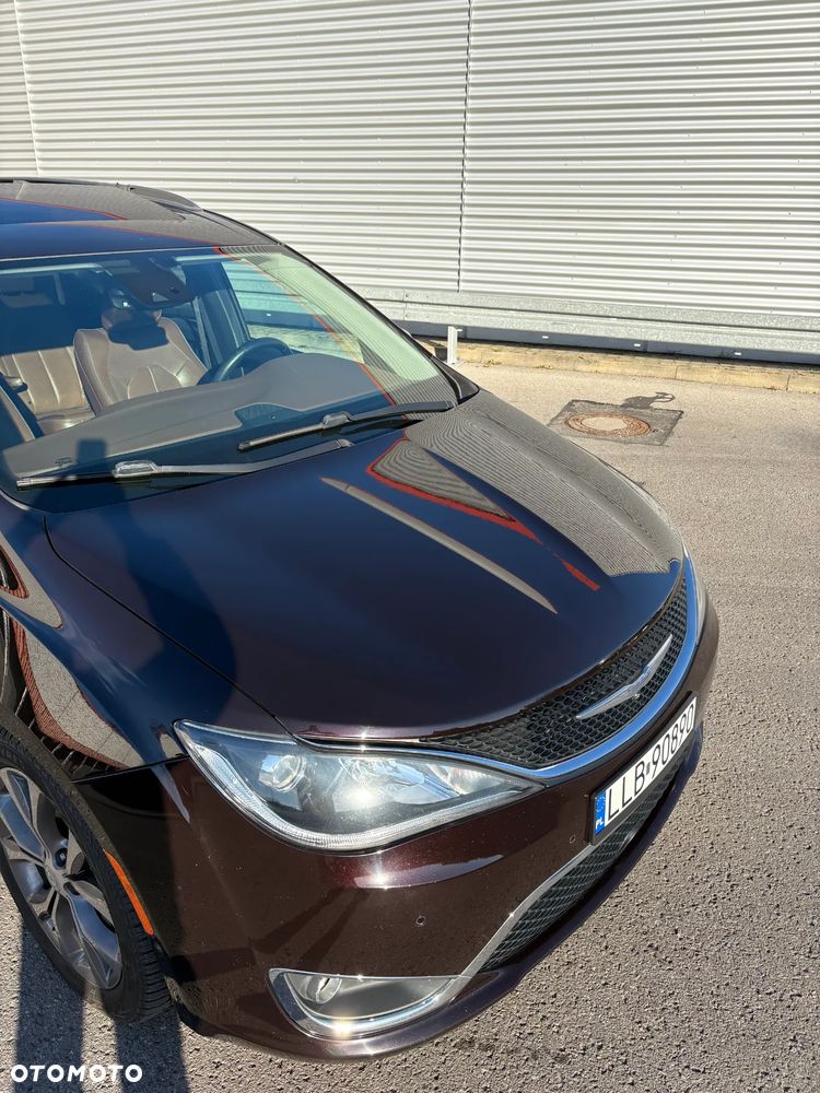 Chrysler Pacifica - 3