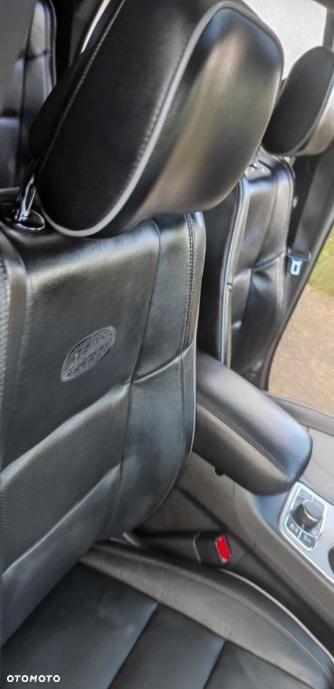 Jeep Grand Cherokee - 34