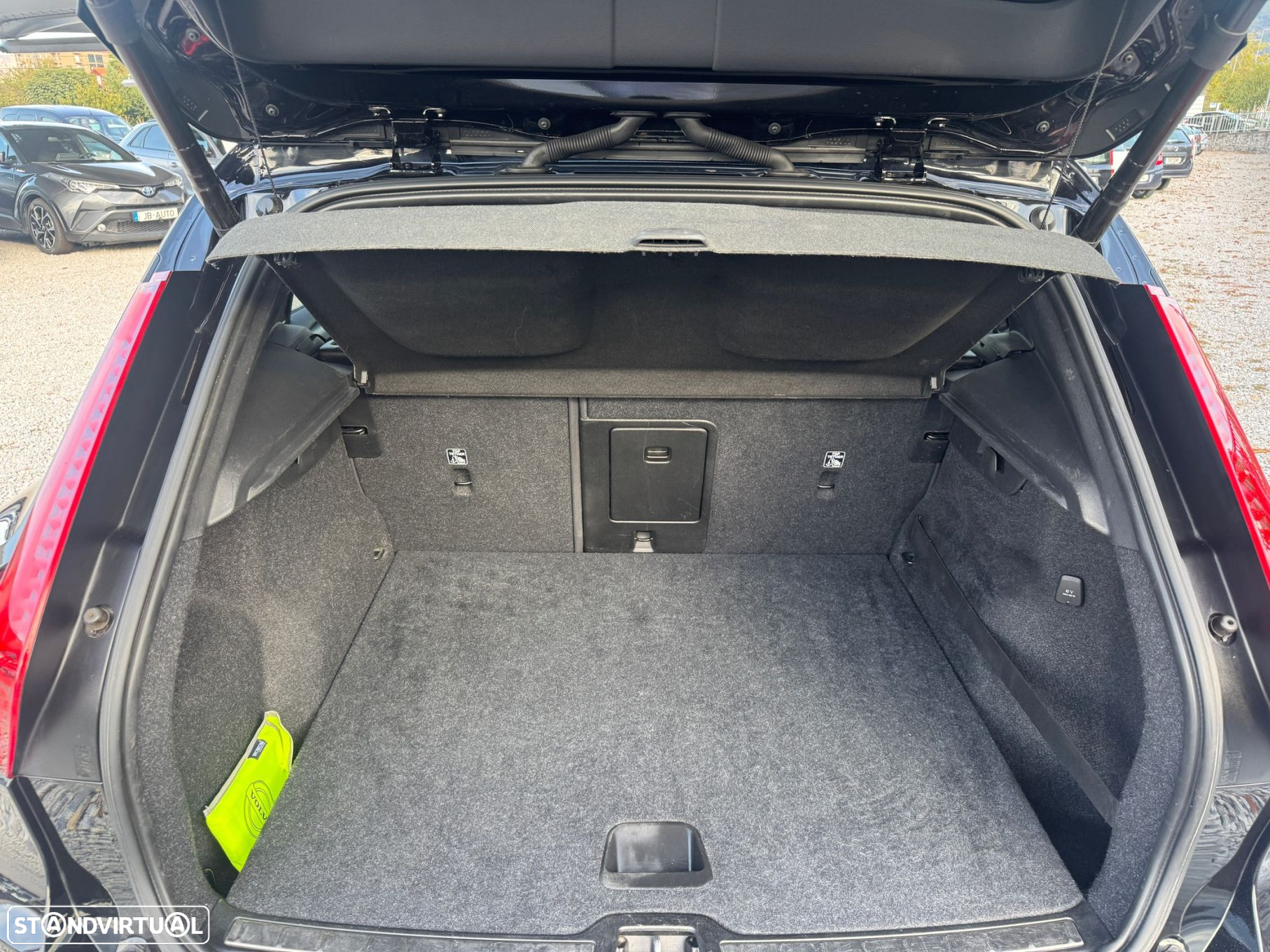 Volvo XC 40 1.5 T5 PHEV R-Design - 18