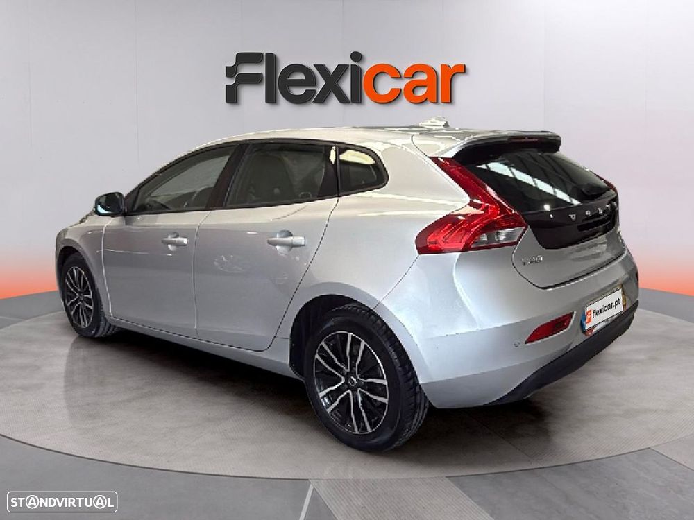 Volvo V40 2.0 D3 Momentum - 3