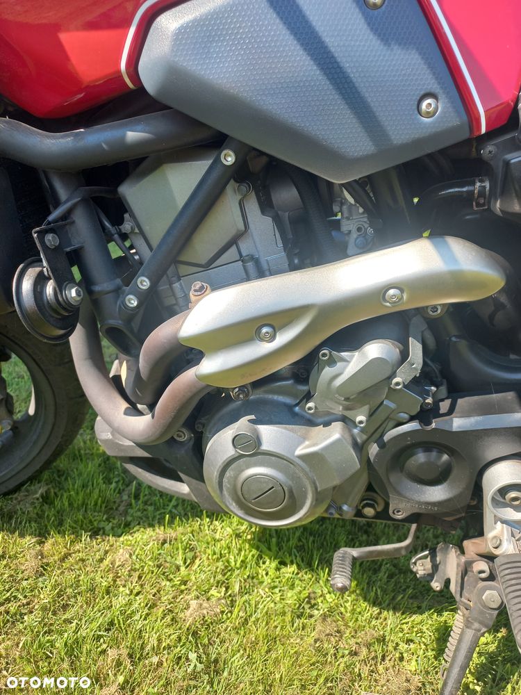 Yamaha MT - 19