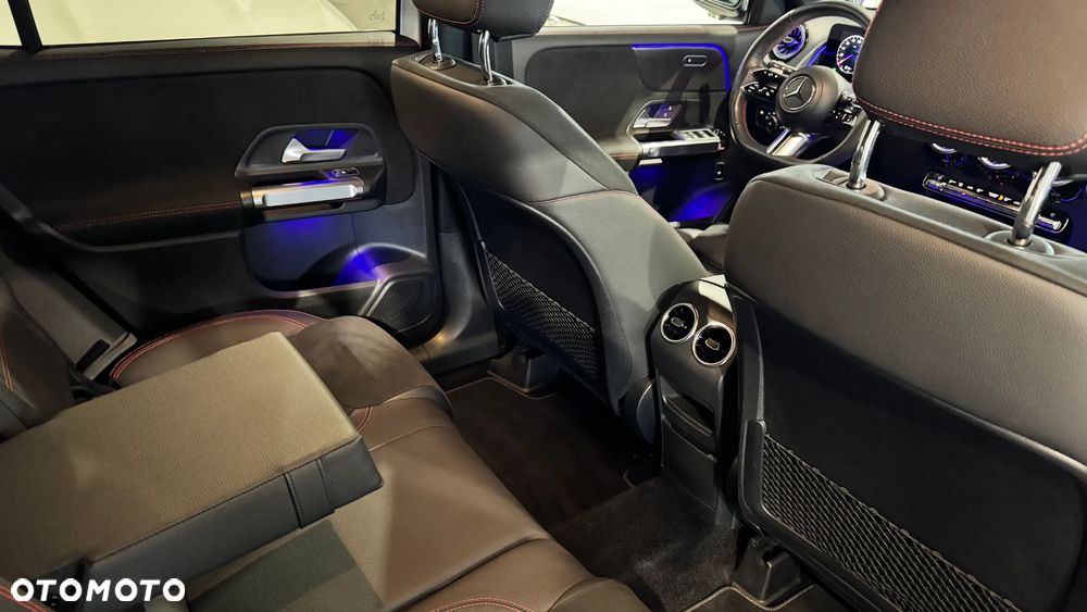 Mercedes-Benz GLB 200 AMG Line 7G-DCT - 36