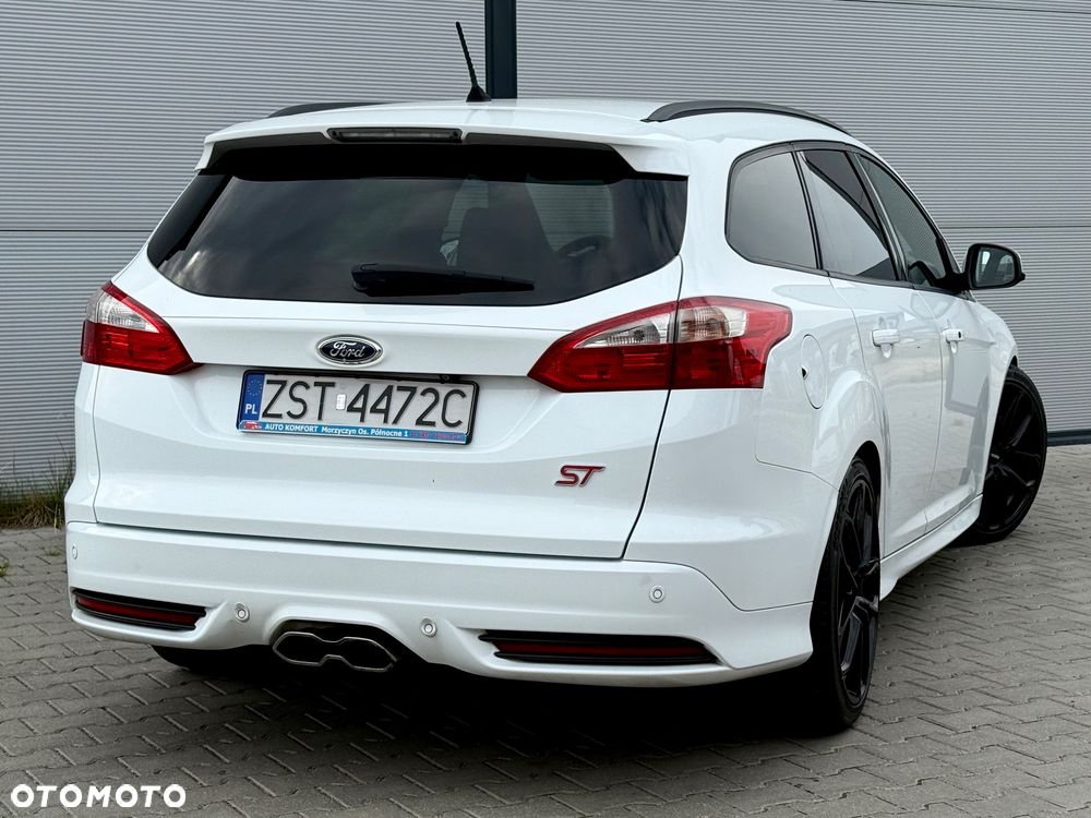 Ford Focus 2.0 EcoBoost ST mit Leder-Sport-Paket - 16